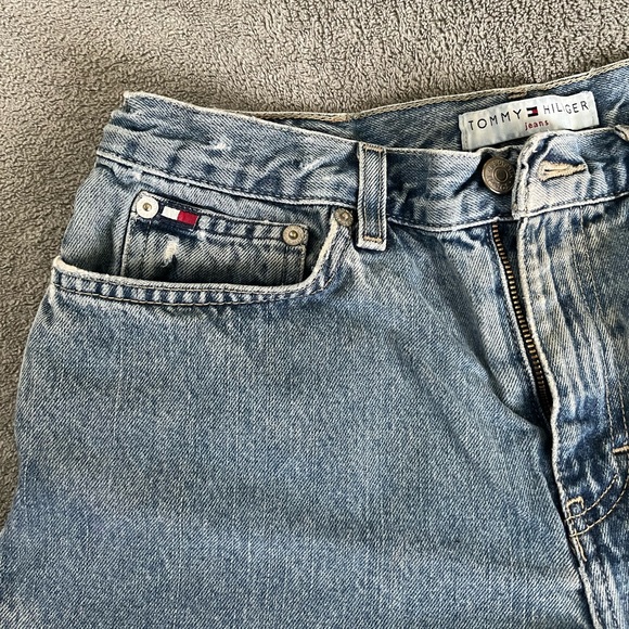 Vintage Timmy Hilfiger Jean Shorts - Picture 2 of 6